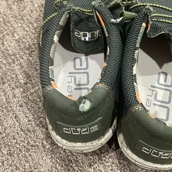 Men’s Hey Dudes - Picture 3 of 3